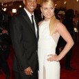 Here are pictures of Tiger Woods and Lindsey Vonn walking the red carpet in New York